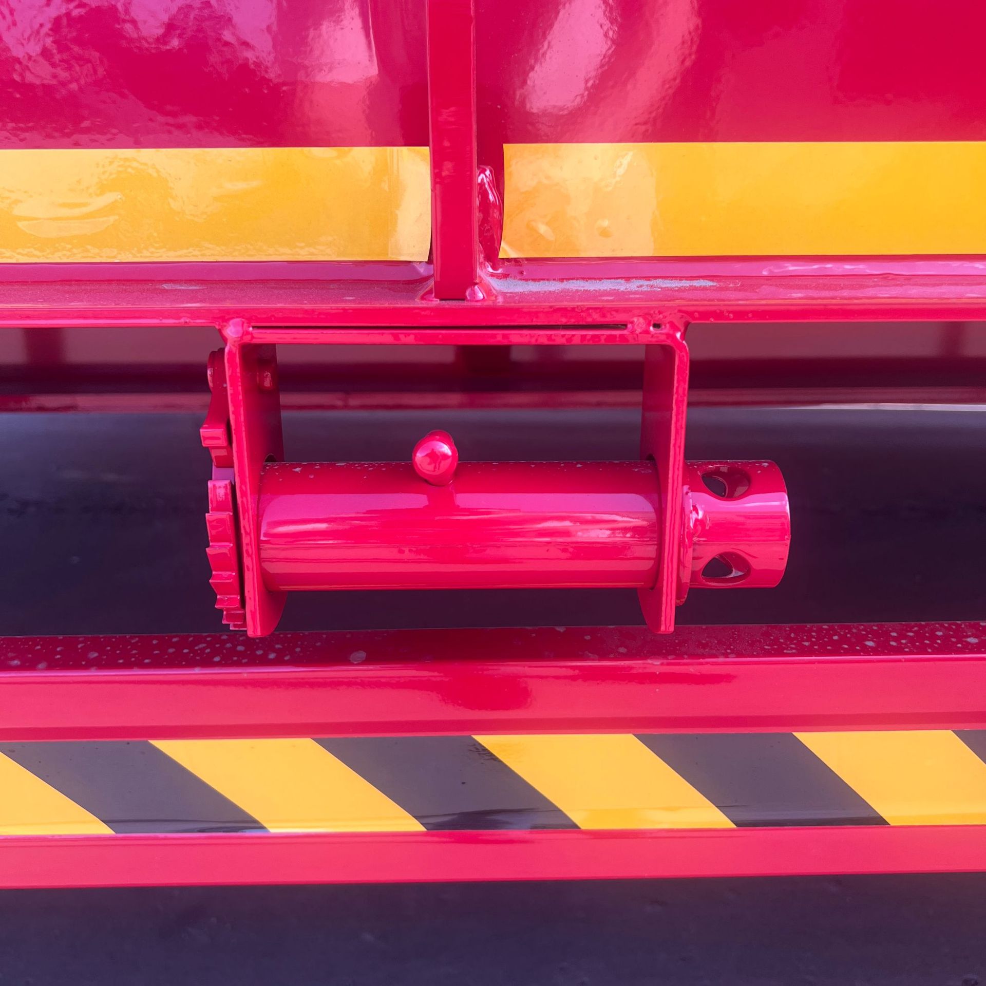Source Factory Supplies Wholesale Heavy-Duty Low-Bed Engineering Machinery Trailers and Semi-Trailers to Southeast Asia, Middle East, and Africa