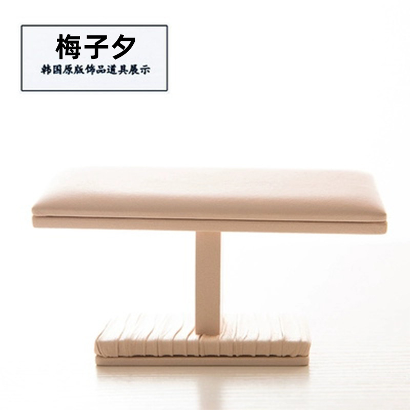 人像のアクセサリーの棚の韓国版のしわの皮のブレスレットの腕時計はイヤリングの耳のチェーンの棚のショーウインドーを撮影して道具の卸売りを陳列します。