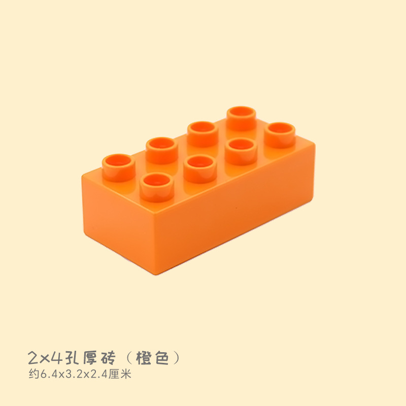 Кирпич оранжевого цвета толщиной 2х4 отверстия