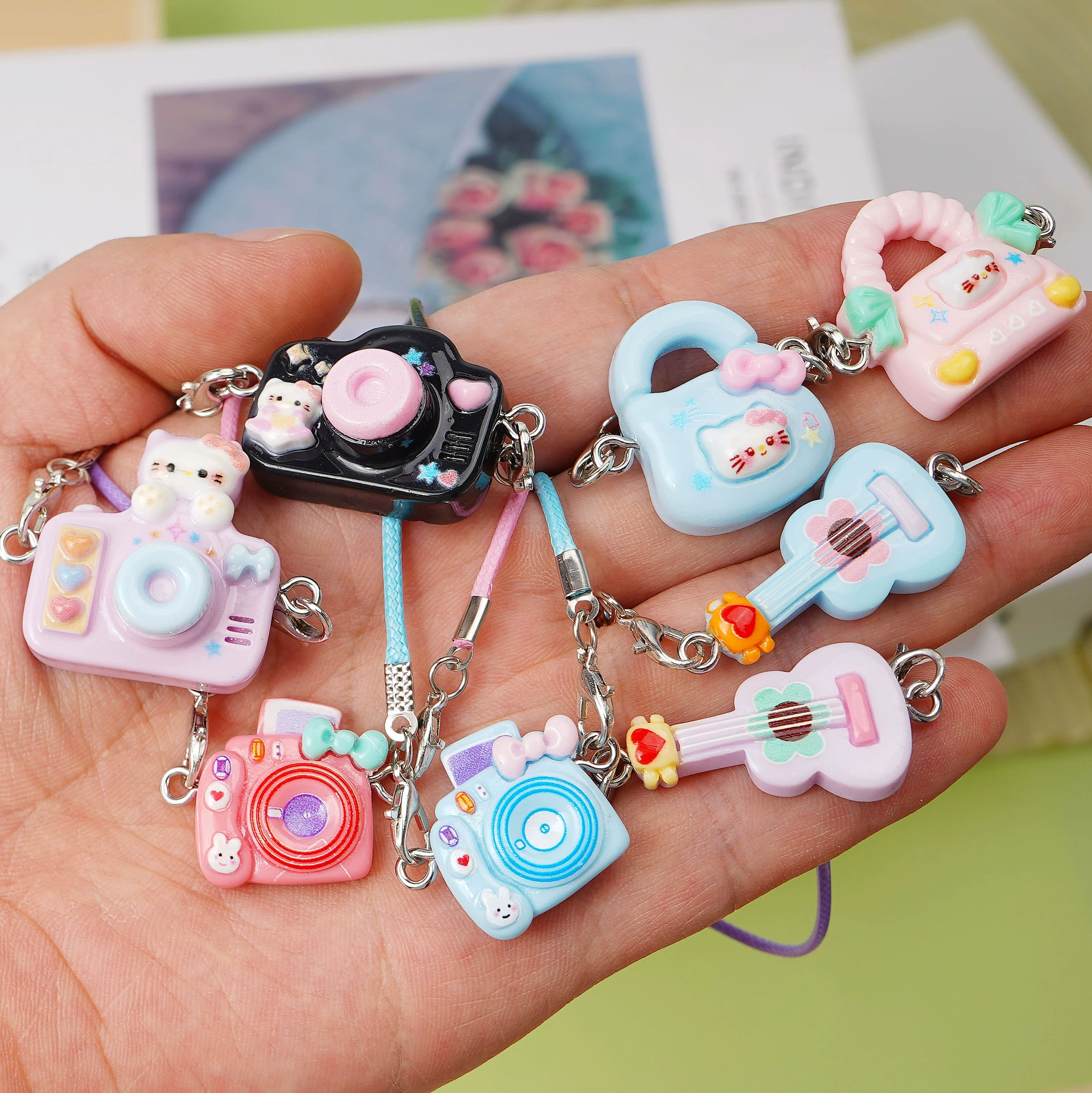 Миниатюрная подвеска для кукольного домика, модель детской одежды, маленькая камера, аксессуары для бретелей, аксессуары для ювелирных изделий из смолы своими руками