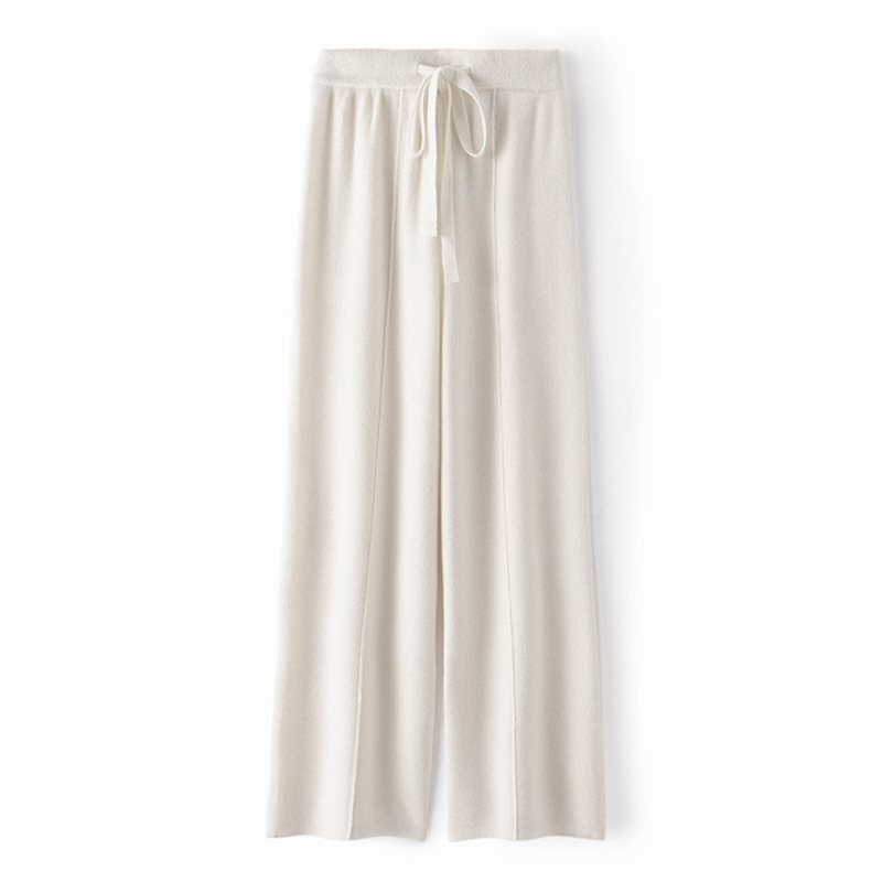 평범하고 우아한 흰색