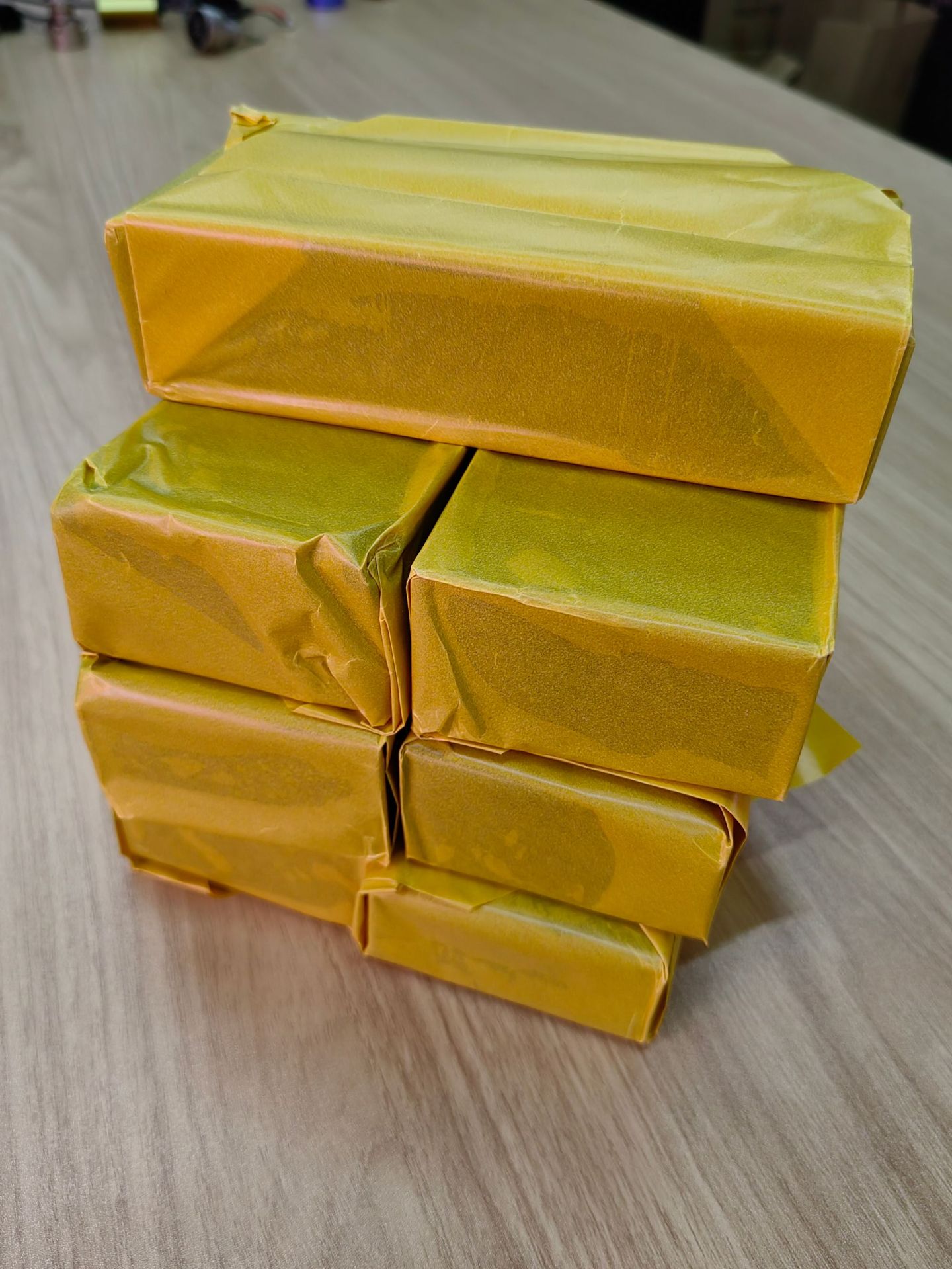 Factory wholesale hot-melt adhesive for car and motorcycle headlights, waterproof sealing butyl rubber for car headlights