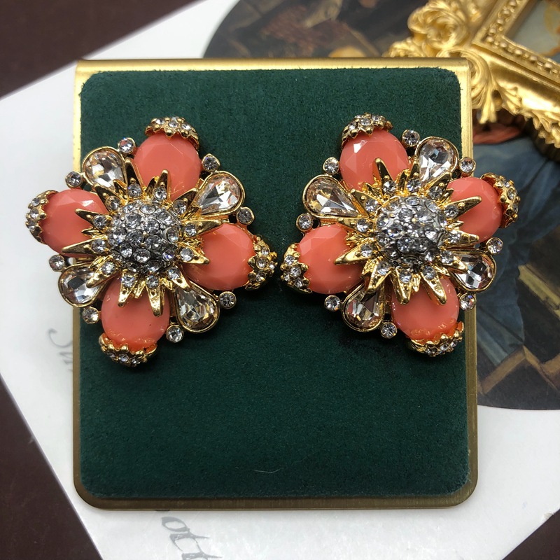 1 Pair Retro Classic Style Flower Plating Inlay Alloy Rhinestones Ear Studs display picture 3
