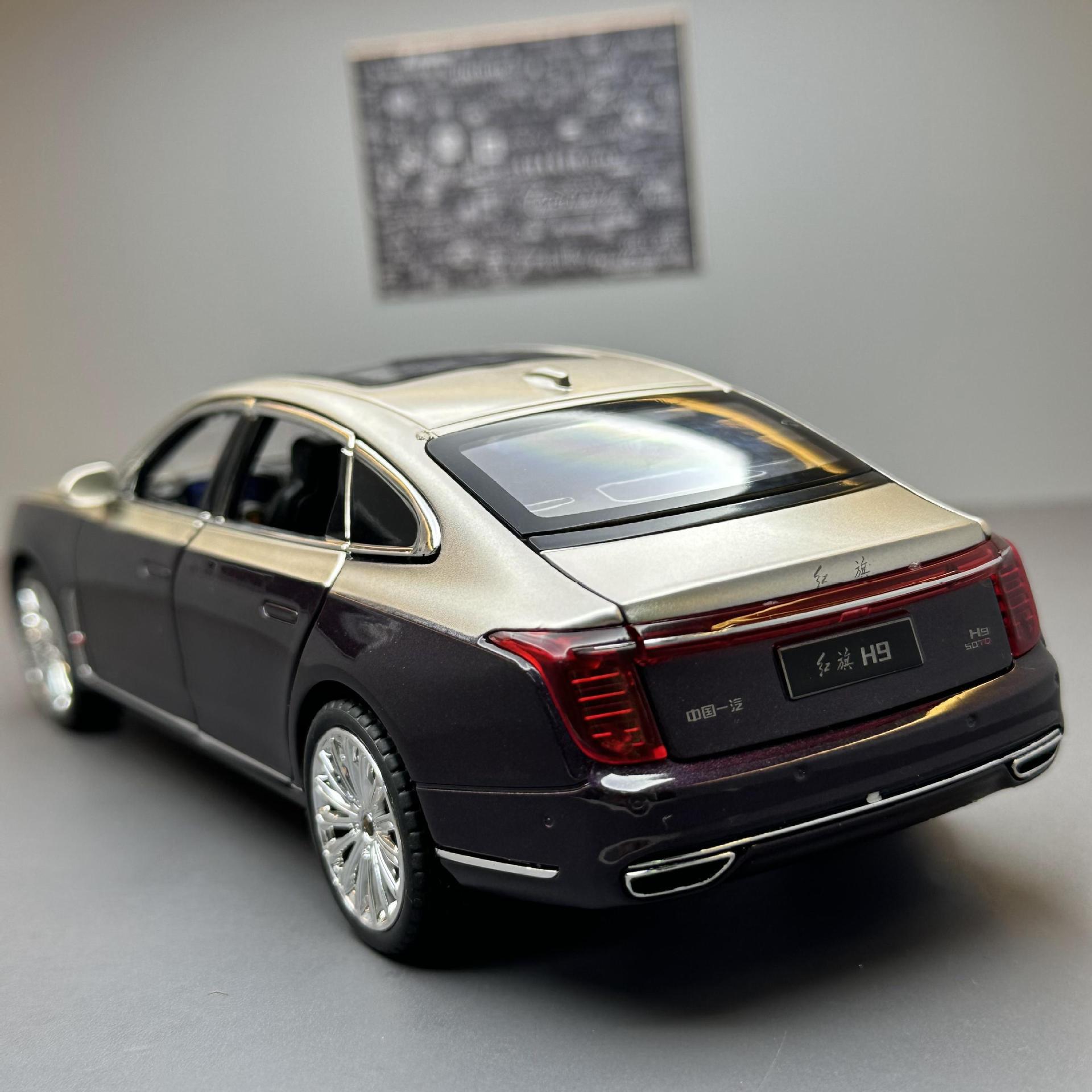 Coche de aleación coche modelo 1:24 ajedrez rojo H9 sonido y luz Tire hacia atrás niño juguete coche modelo decoración soporte caja colección