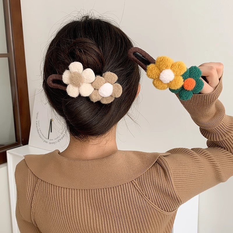 Pinza de pico de pato con placa de flores, pinza para el cabello de felpa de otoño e invierno, cabeza trasera grande para mujer, pinza para el cabello con placa de sensación de alta calidad, horquilla, tocado