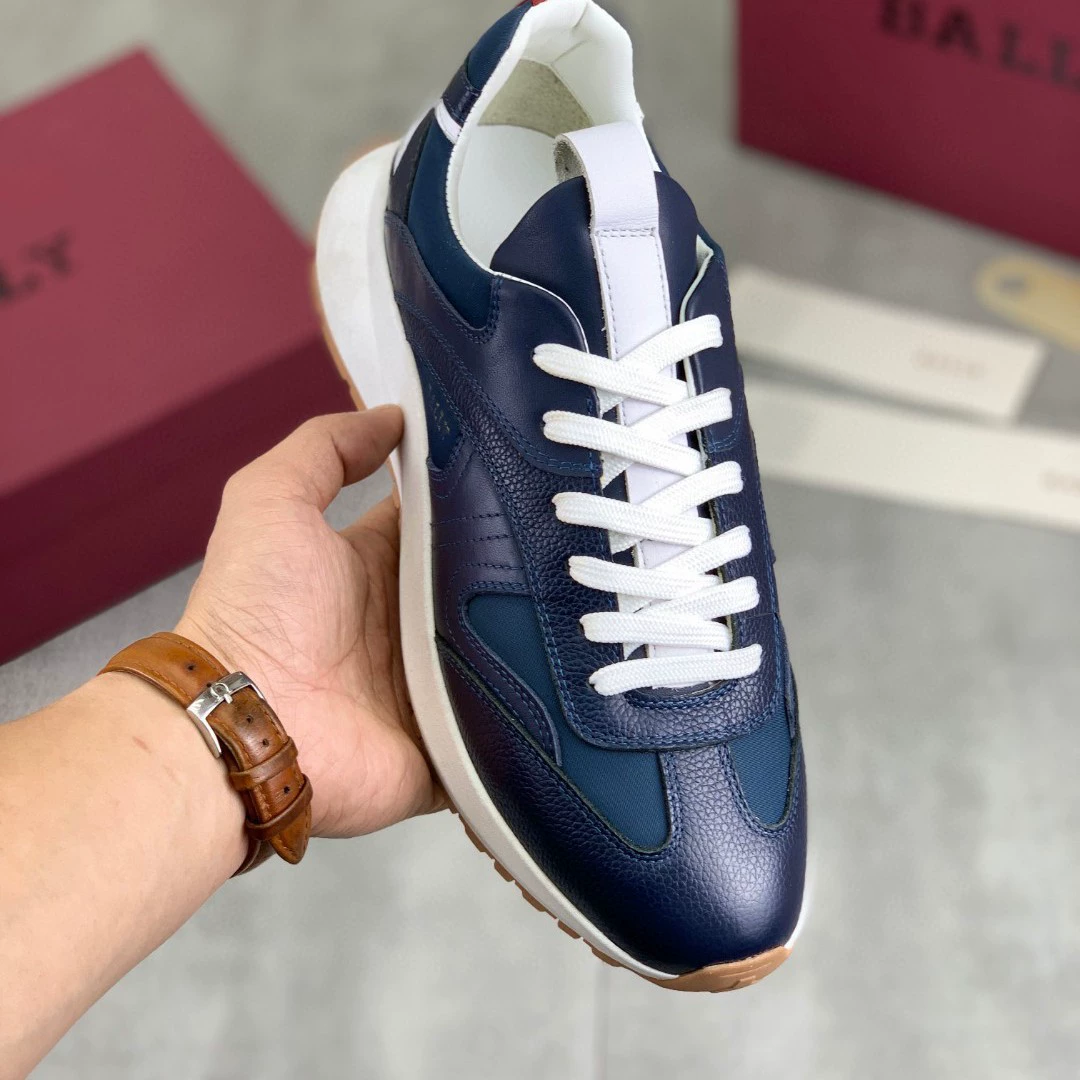 Оригинальные одиночные новые осенние и зимние мужские туфли на голове