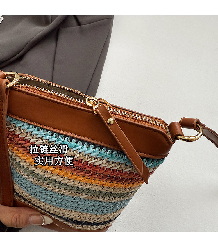 In the summer of 2025, there are new fashionable and fresh woven handbags, bucket bags, shoulder bags, underarm bags and women's bags Item Picture
