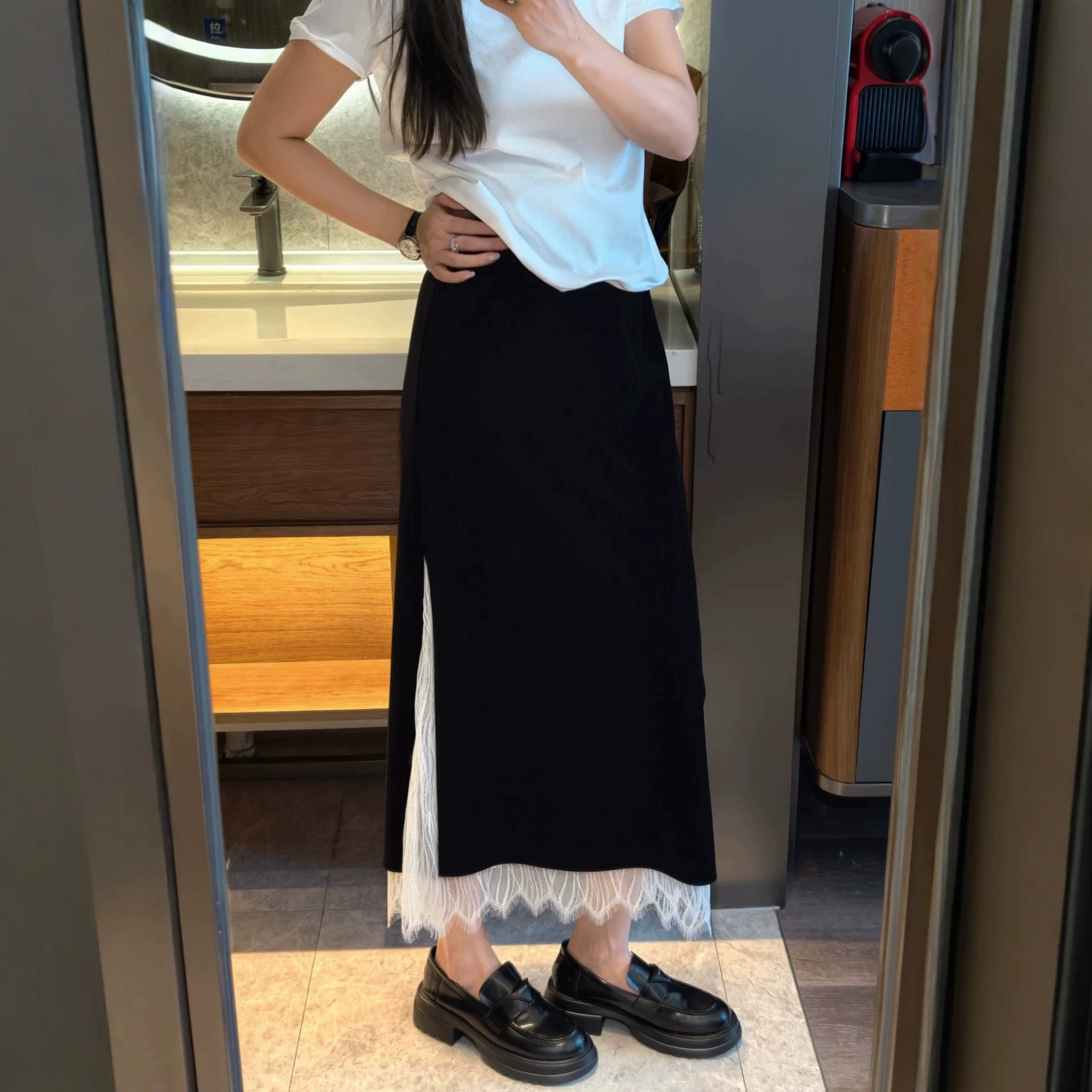 Early autumn Korean velvet slit straight midi skirt with elastic waist, lace lining, and slimming design in black
