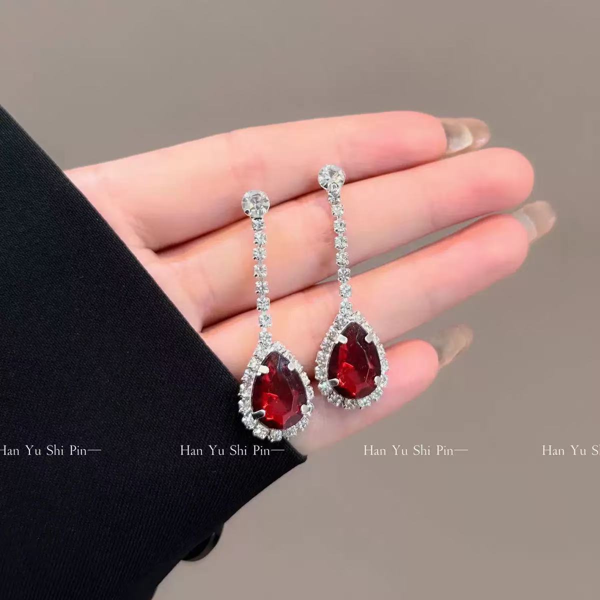 Industria pesada temperamento destellante diamante gota de agua collar de borla temperamento vestido de noche con moda exquisito collar de moda de lujo ligero mujeres