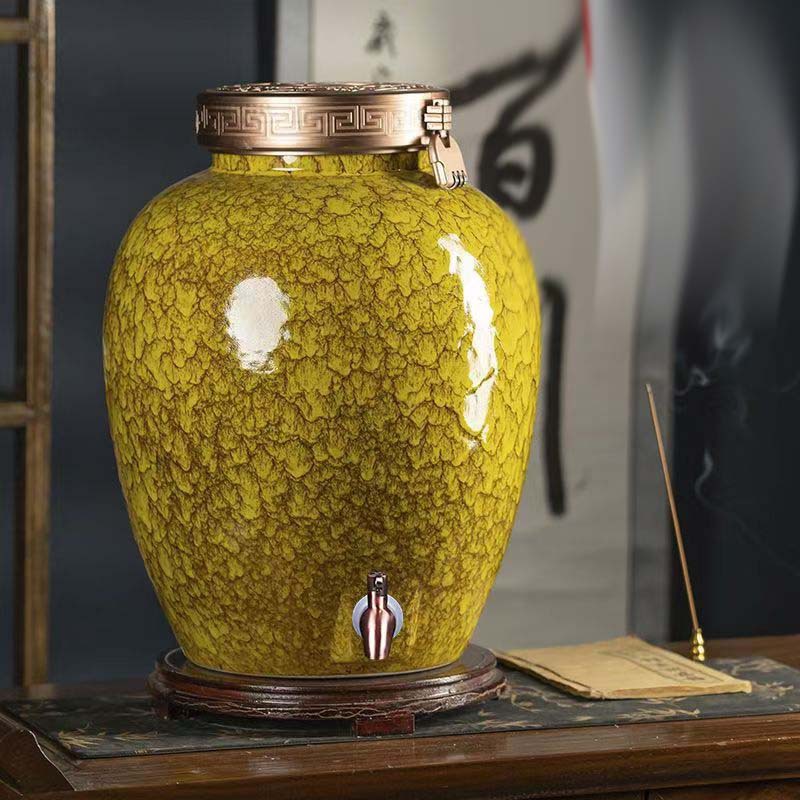 수도꼭지없이 10kg 지하실이 노랗게 변합니다.