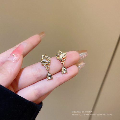 S925 Silver Needle Cat's Eye Butterfly Earrings for Women, Unique Design Sense Water Drop Stud Earrings, New Retro Style, Elegant and Charming Ear Accessories