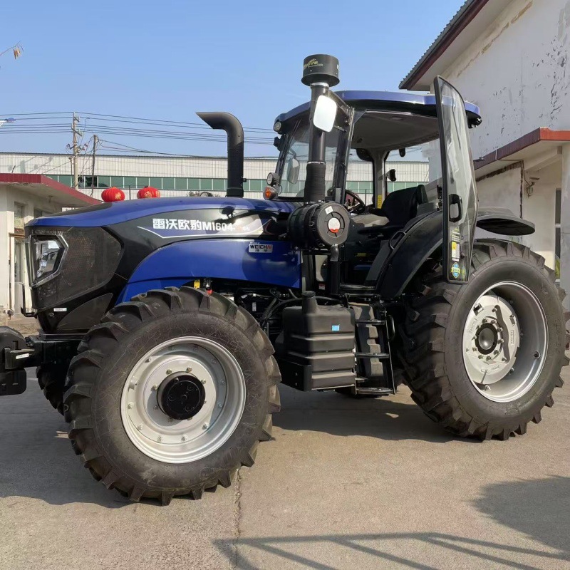 Tractor de cuatro ruedas de alta potencia, tractor de 200 caballos de fuerza.