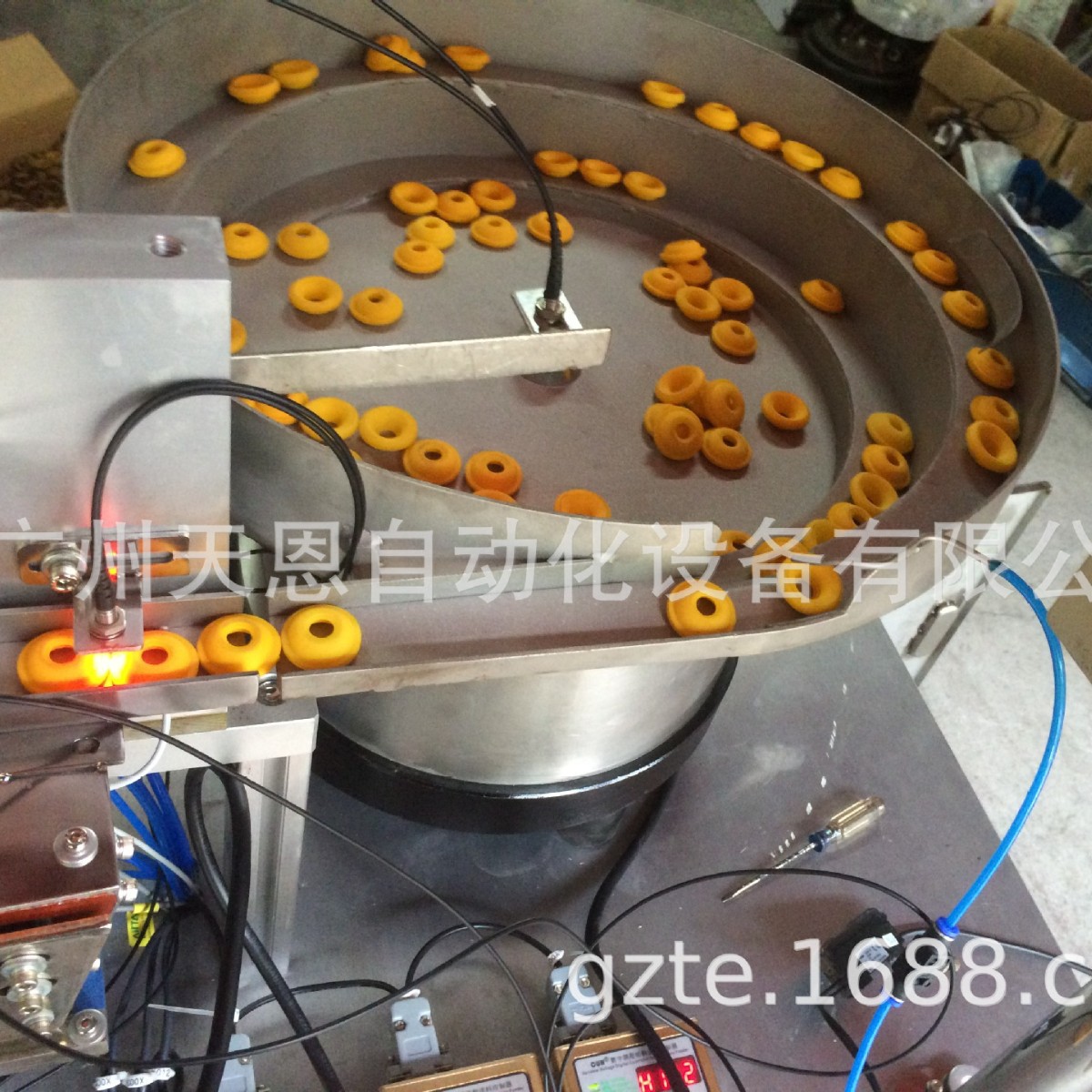 自动装配机定向整列送料配有高效输送震动盘智能