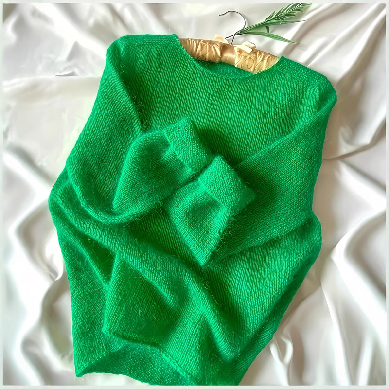 2026 Autumn and Winter Casual Street Style Green Solid Color Round Neck Knit Top Suitable for Office and Home with a High-End Feel