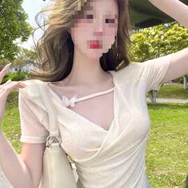 夏季甜辣妹领锁骨正肩短款露脐上衣女设计感小众修身短袖恤