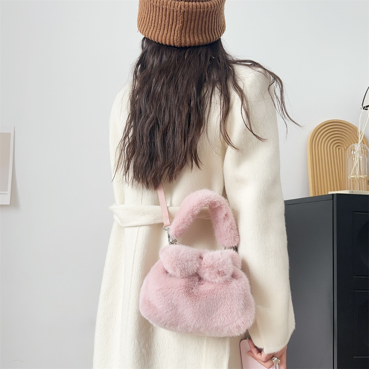 Shoulder Bag, New Plush Handbag For Autumn And Winter 2024, Fashionable And Popular Bow-knot Versatile Lady's High-end Crossbody Bag._voghion.com