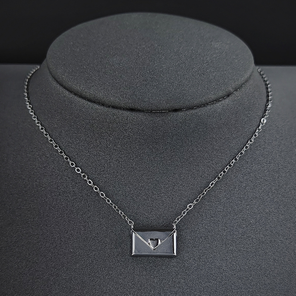 Venta caliente de comercio electrónico Amazon 2022 nueva moda sobre Carta de amor collar de mujer AliExpress fabricante X6229