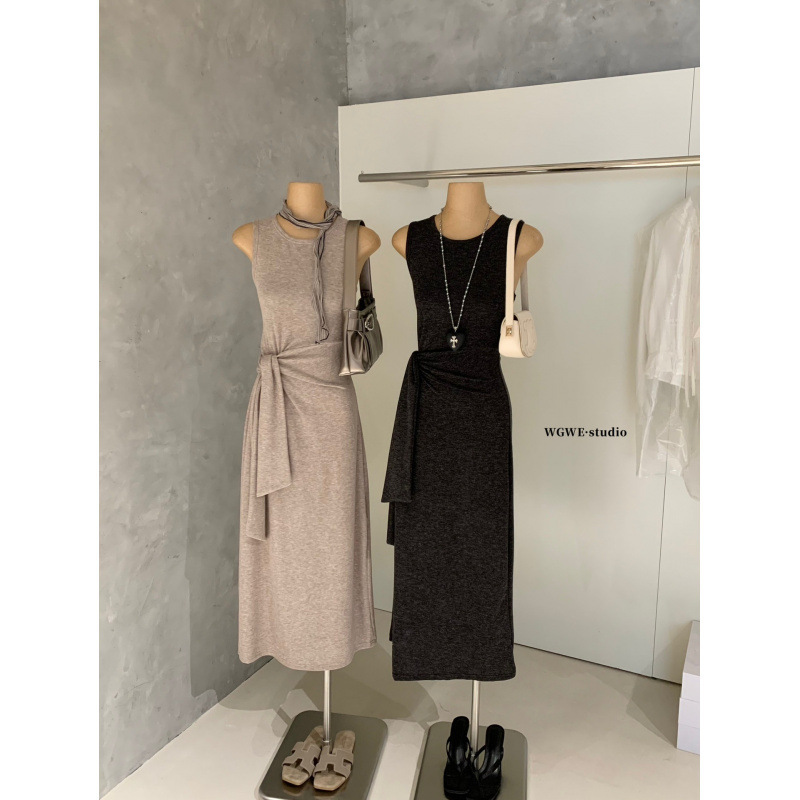 Schnei Wgwe8790 Mature Style Knitted Sleeveless Dress with Korean-Style Tie Design, Slim Fit, Waist-Cinching, Bodycon Long Dress Schnei Wgwe8790 Mature Style Knitted Sleeveless Dress with Korean-Style Tie Design, Slim Fit, Waist-Cinching, Bodycon Long Dress