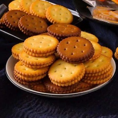 Internet celebrity happy word packaging salted egg yolk malt sandwich biscuits restaurant front desk reception snacks full box