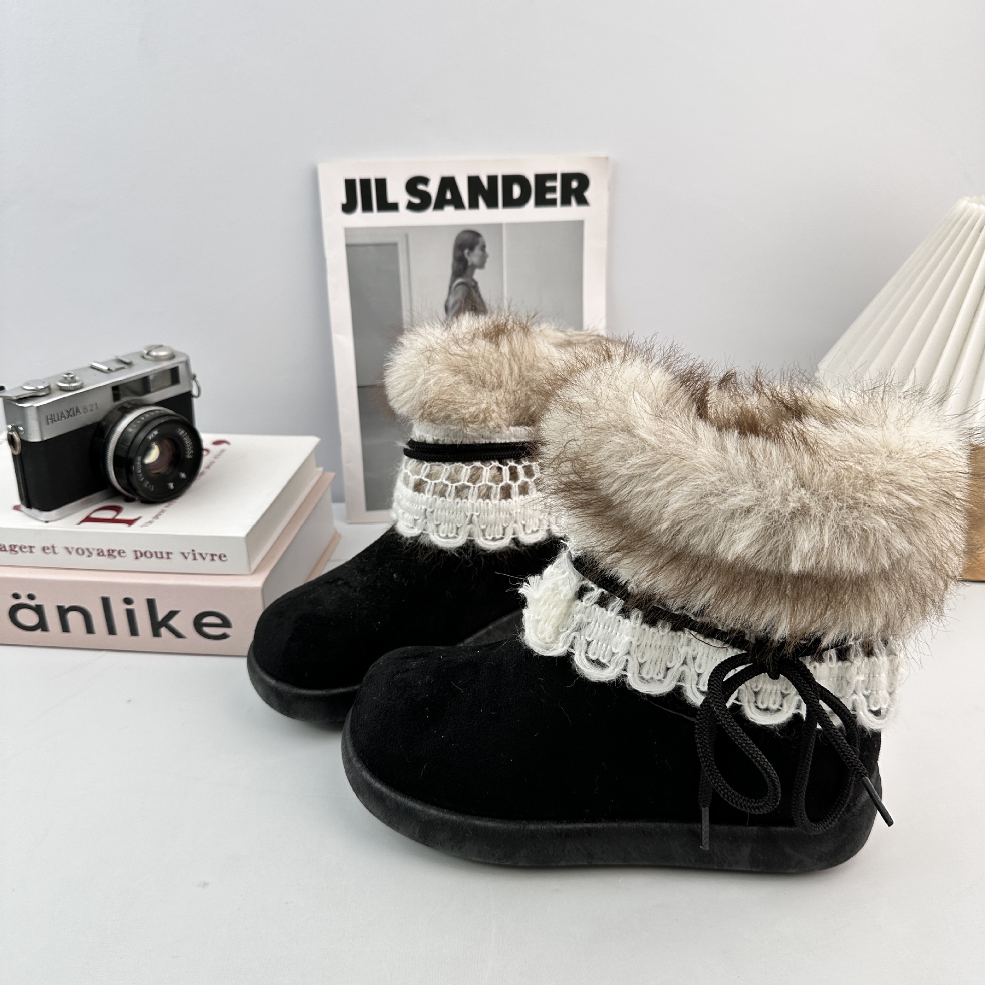 Bota de nieve de moda para mujeres invierno 2025 con suela gruesa de vello, zapatos de algodón caliente en el viento. image 5