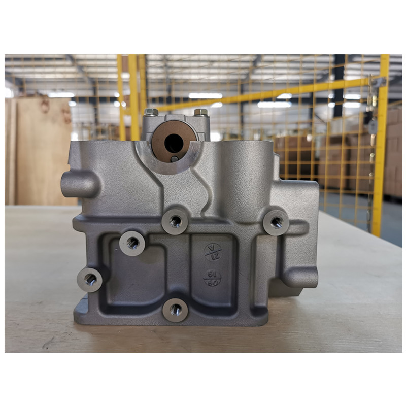 Factory Direct Supply Engine Cylinder Head 4M40T Cylinder Head Assembly Four Cylinder Cast Aluminum Cylinder Head Assembly 4M40T