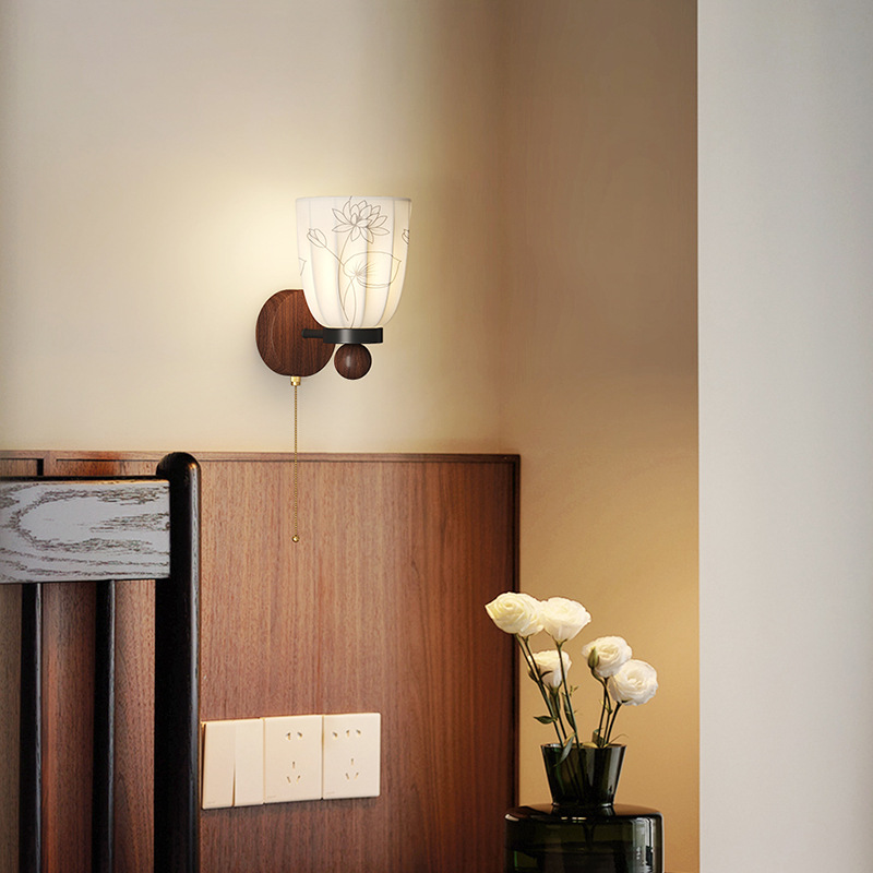 Estilo medio, dinastía Song, estética, lámpara de pared junto a la cama, grano de madera de nogal, sala de estar retro, dormitorio, iluminación de pared de fondo, 2025 nuevo