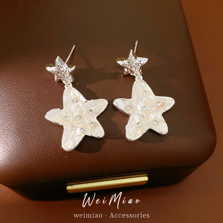 Agujas de plata con diamantes de marilla pernos de estrellas personalidad exquisita moda aretes de lujo ligero aretes de alta calidad al por mayor mujeres image 1