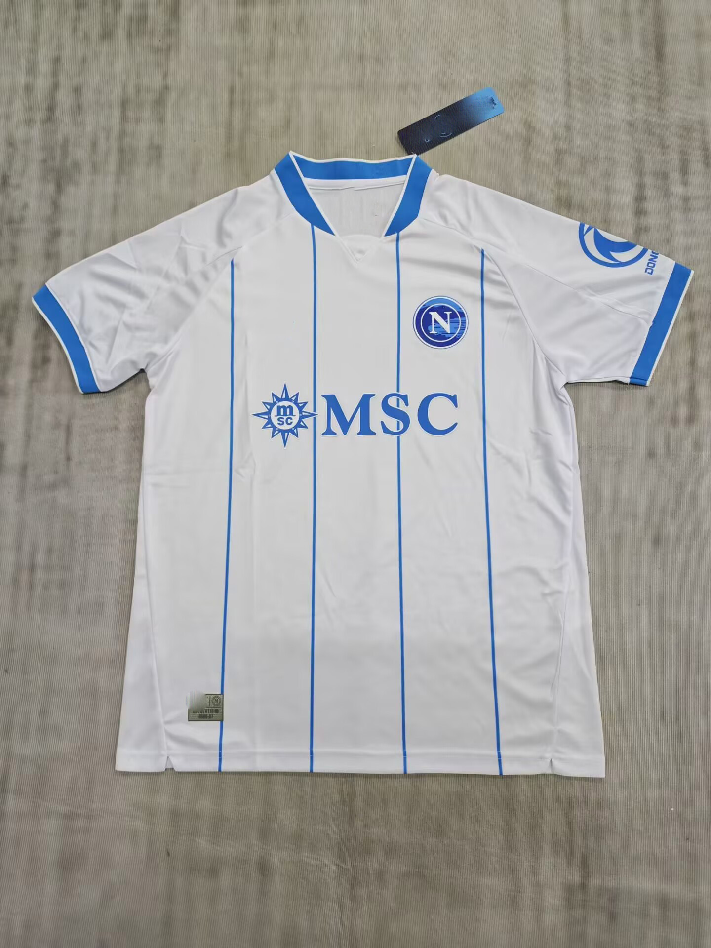 Al por mayor 2627 misceláneos Inter Real Madrid Manchester United uniformes de entrenamiento flamenco con el mismo número de impresión de un agente
