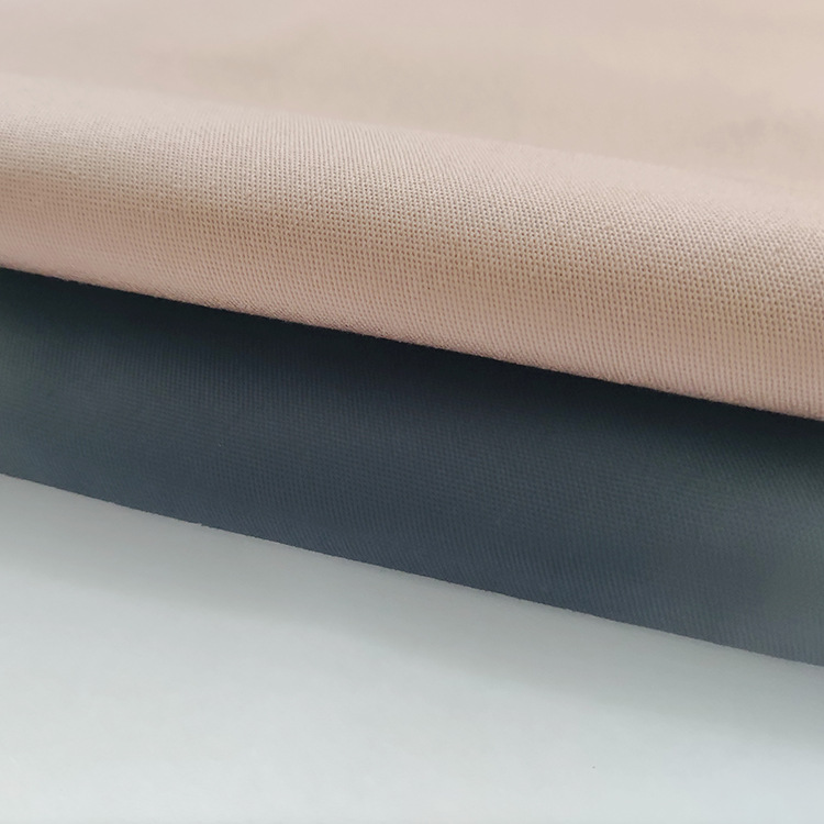 Venta caliente transpirable 97% algodón 3% spandex twill teñido 2 / 1 tela trenzada elástica