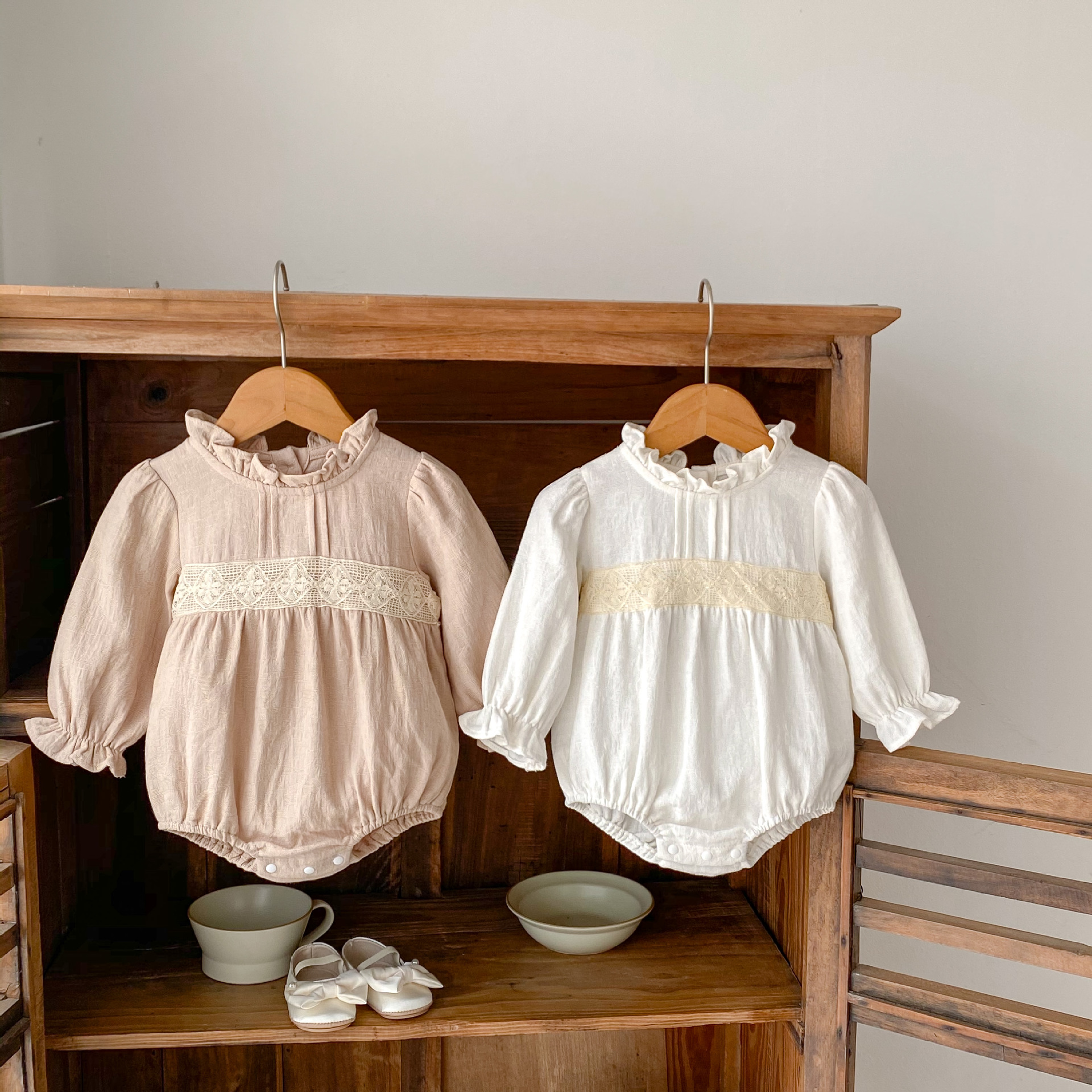 Ins2024 Autumn All Cotton New Girl Baby Long Sleeve Ha Yi Black Ear Collar Triangle Bag fart Crawler Clothes_voghion.com