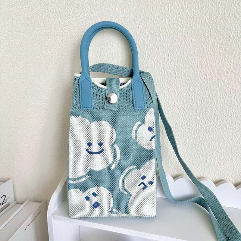 新商品の幸運で金持ちになりました。小銭入れが可愛いです。