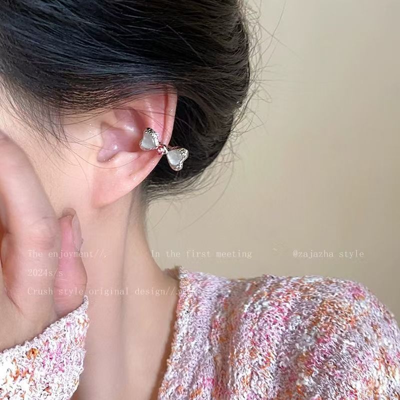 Sweet cool pequeño arco ligero de lujo sin agujeros de orejas clips de orejas niñas 2026 nuevos pendientes calientes de explosión simple clips de hueso de orejas