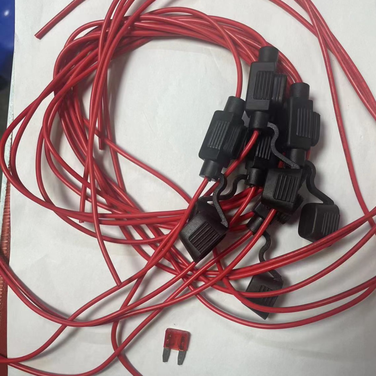 XHX002小12黑头红线1米外露汽车保险丝盒防水座厂家直发