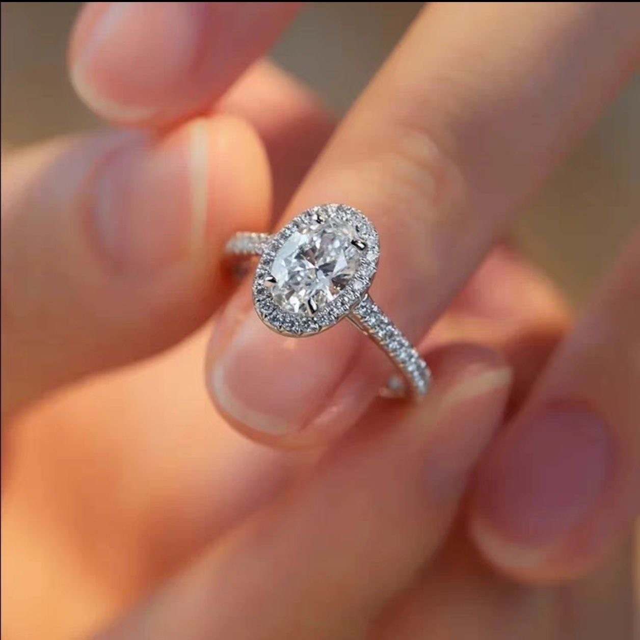 Oval women's ring