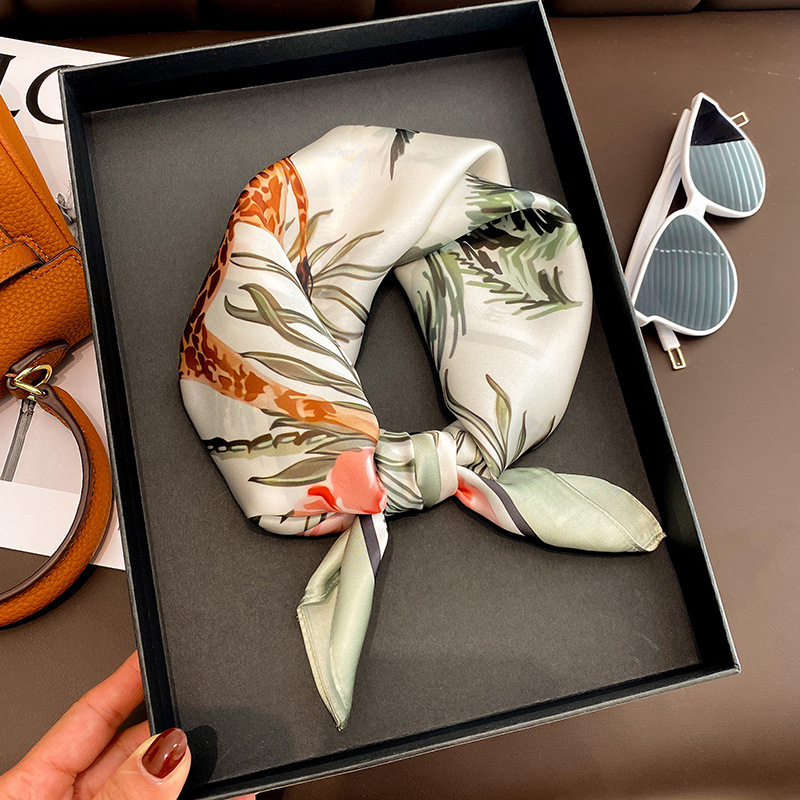 New temperament ins Small square Silk scarf Spring and autumn season collocation Business Suits Accessories scarf Scarf Manufactor wholesale
