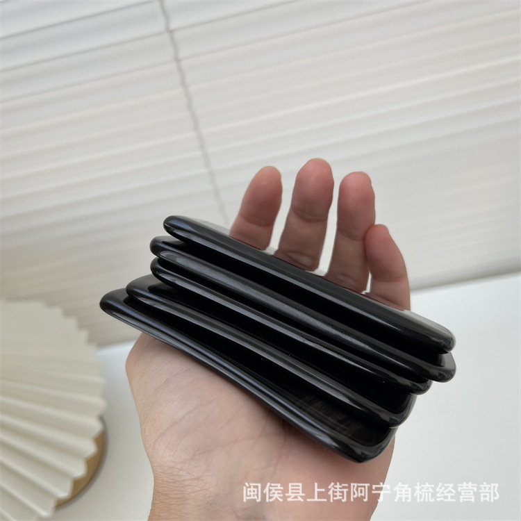 Black Buffalo Horn Gua Sha Board Guā Shā Bǎn Four-Square Wave Scraping Plate Beauty Wellness Tool key features