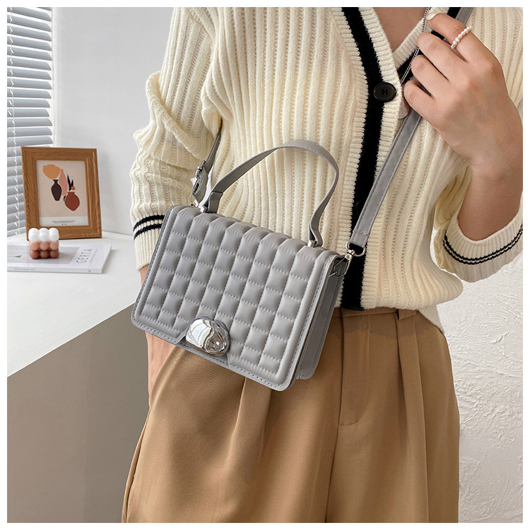 Retro Rhombus Solid Color Crossbody Small Square Bag Wholesale Nihaojewelry display picture 13