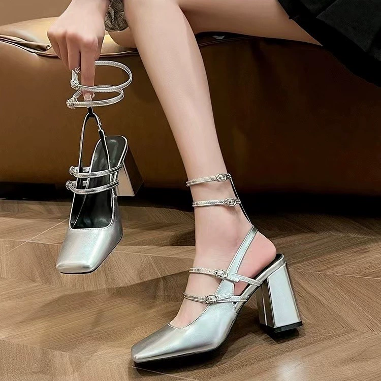 Баотоу сандалии женский толстый каблук 2024 летний новый ремешок римские туфли на высоком каблуке