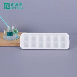 垃圾桶;衣架;保鲜盒、饭盒