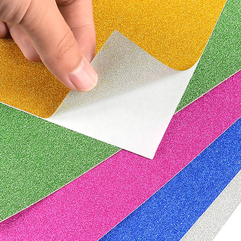 Venta al por mayor sin polvo de cartón flash polvo brillante A4 brillo cartón espalda con pegamento de los niños de papel cortado a mano corte de papel A4