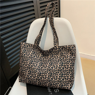 Leopard Print Canvas Casual Large Capacity 2024 New Fashionable Autumn and Winter Western Style Commuter Hand Shoulder Tote Bag for Women