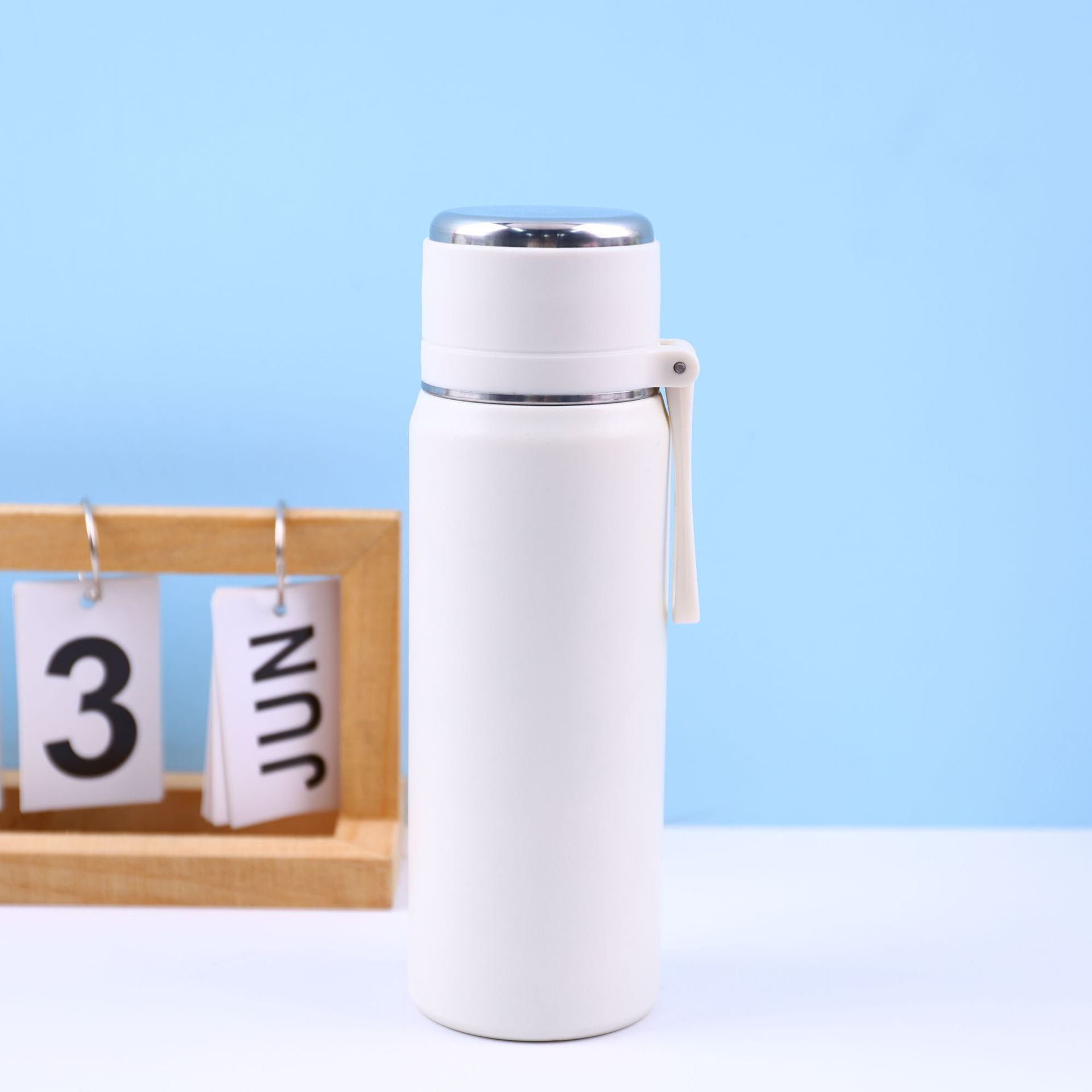 Pequeño fresco nuevo 316 taza de aislamiento de acero inoxidable para estudiantes, mujeres y hombres bala taza de agua portátil doble al aire libre