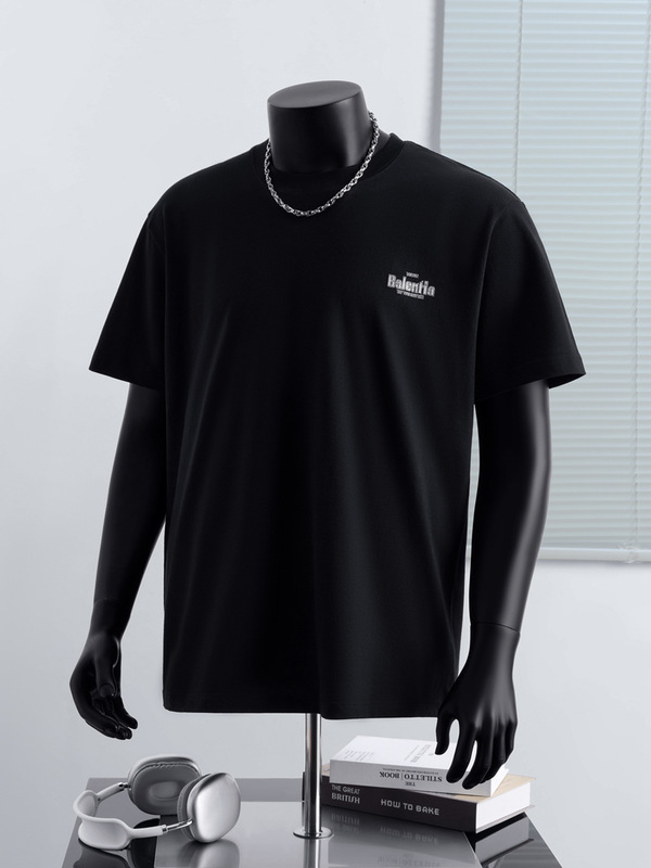 夏の軽やかな高級感、シンプルなレタープリントTシャツ、メンズトレンドブランド、立体感のあるラウンドネック半袖、万能カジュアルトップス、インス風|undefined