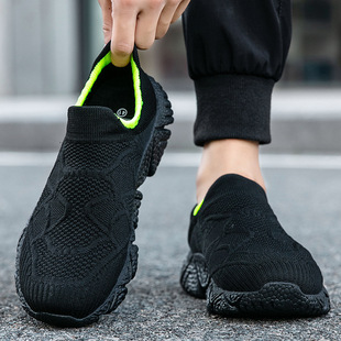 Breathable men's shoes, slip-on sneakers, summer socks, lightweight, comfortable, resilient walking shoes, commuting, running, jogging