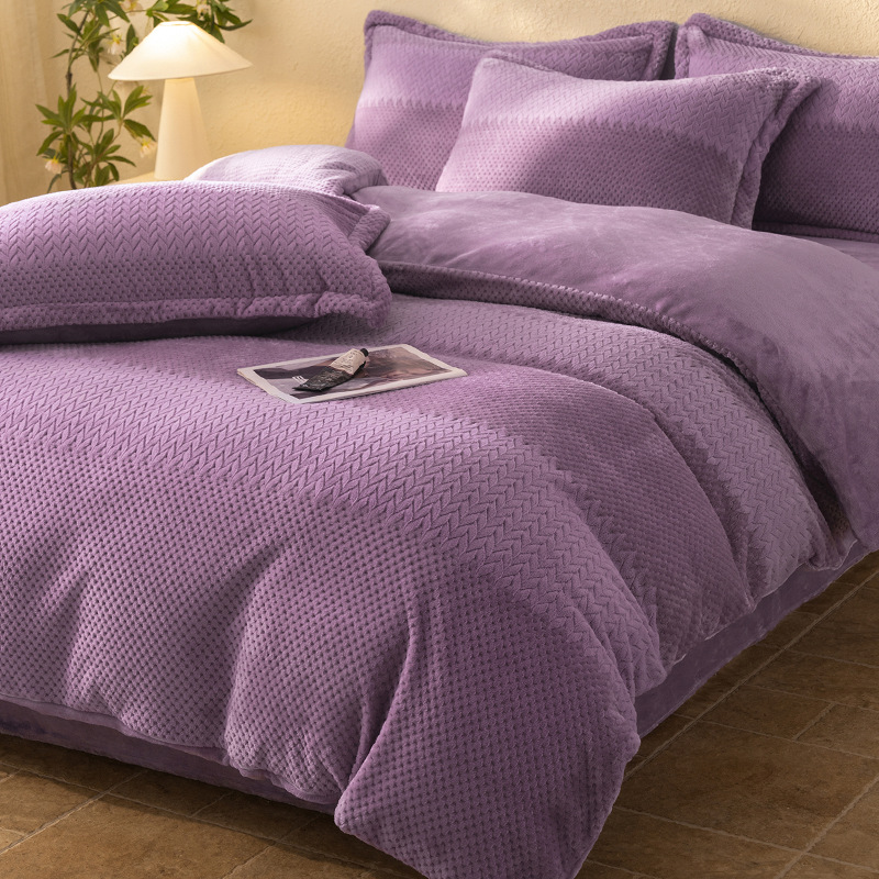 Invierno de alta calidad cama de lana de leche de cuatro piezas cubierta de edredón de lana de doble cara sábanas de lana de coral franela gruesa