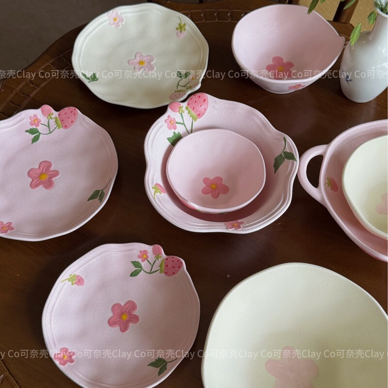 High-Appearance Strawberry Milkshake Bowl with a Niche, High-End Feel, Pearl Glaze Salad Bowl, Household Tableware, Soup Noodle Bowl, Flat Plate, Dinner Plate