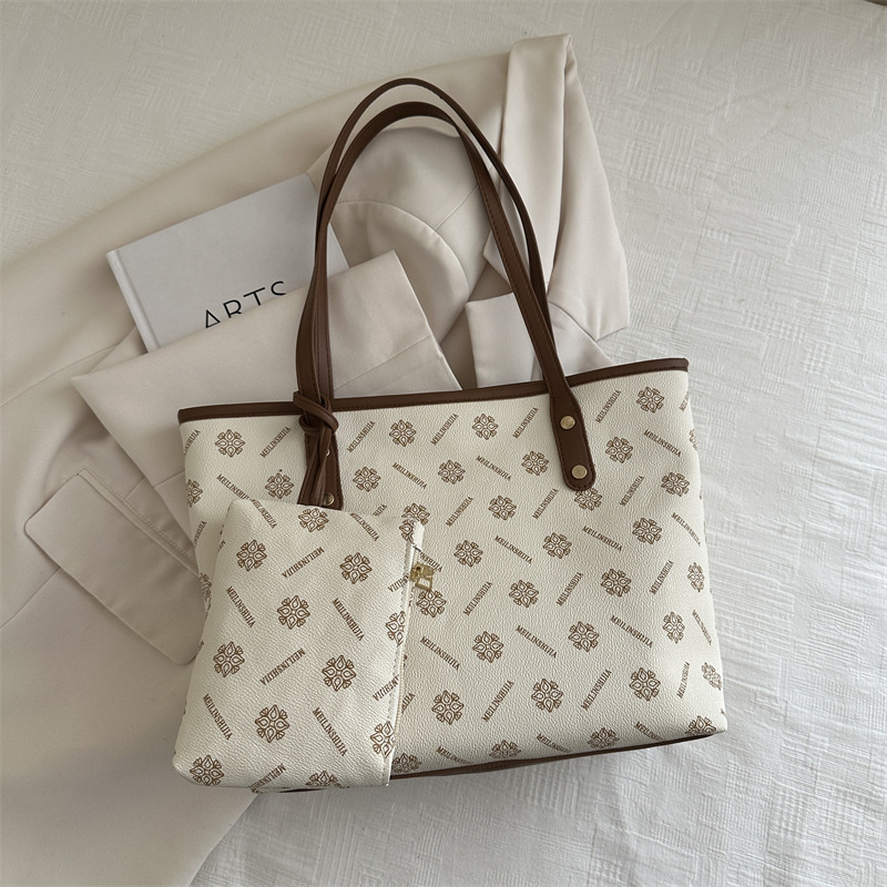 Bolso de gran capacidad para mujeres 2024 nuevo estilo de lujo ligero nicho de alta calidad bolso de viaje de alta calidad bolso de hombro de moda