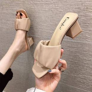 Open Toe Sandals for Women's Outer Wear 2023 Summer New Fashionable One Word Trawl Red Square Head Chunky Heel High Heel Women's Slippers