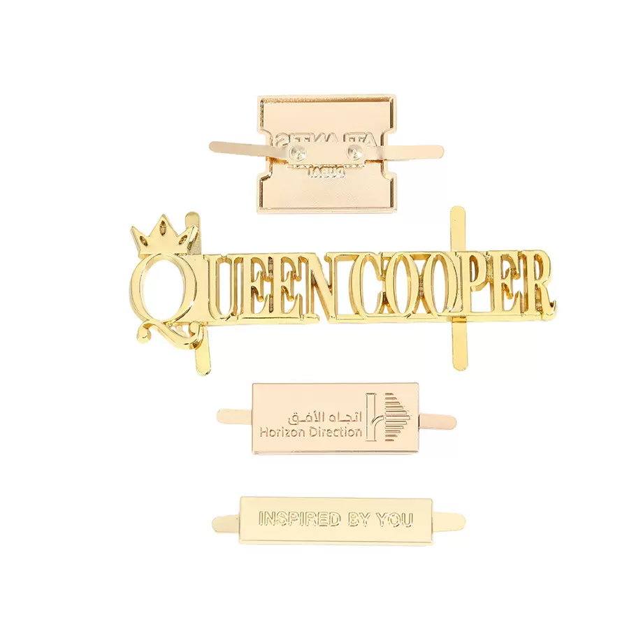 可定纯字母U形脚五金标贴帽子装饰logo锌合金压铸点钻电镀铭牌