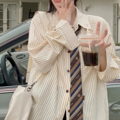 学院風JKストライプシャツ女子春秋小柄な中にシャツを重ねてカジュアルなpolo上着を着ます。